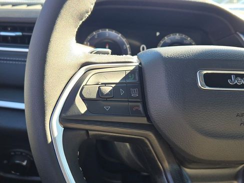 New 2025 Jeep Grand Cherokee Laredo X w/ Luxury Tech Group I AWD/4WD image 33