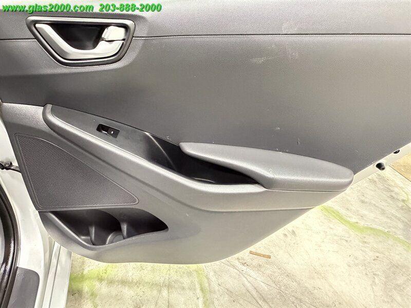 Used 2018 Hyundai Ioniq Blue FWD image 32