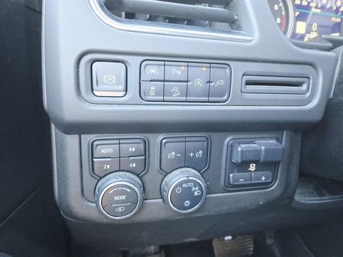 Used 2021 Chevrolet Suburban Z71 w/ Z71 Off-Road Package image 38