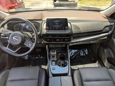 Used 2023 Nissan Rogue SV w/ SV Premium B Package FWD image 16