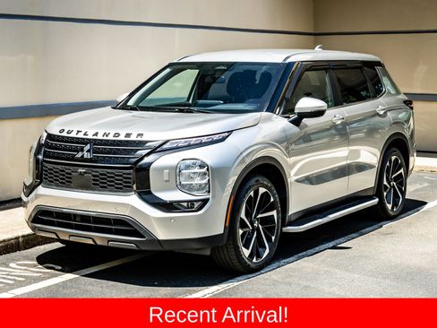 Used 2024 Mitsubishi Outlander SE AWD/4WD image 1