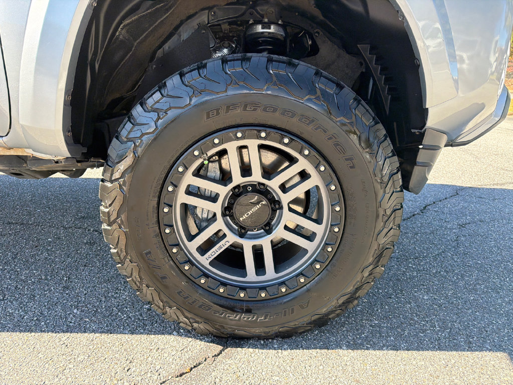 Used 2019 Toyota Tacoma SR5 AWD/4WD image 12