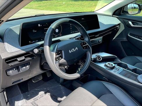 Used 2024 Kia EV6 Light RWD image 18