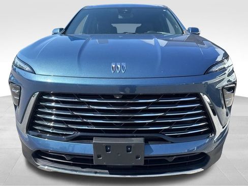 Used 2025 Buick Enclave Preferred image 2