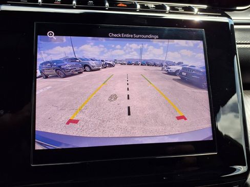 Certified 2025 Jeep Grand Cherokee L Laredo RWD image 6