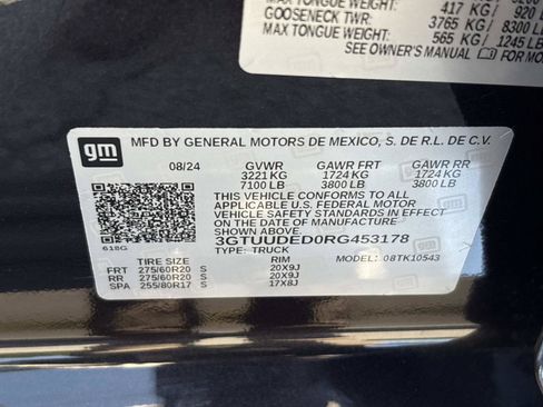 Used 2024 GMC Sierra 1500 SLT w/ SLT Premium Plus Package AWD/4WD image 35