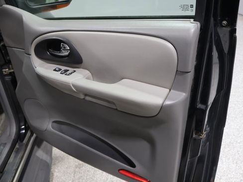 Used 2005 Chevrolet TrailBlazer LT image 25