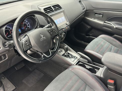 Used 2025 Mitsubishi Outlander Sport SE AWD/4WD image 11