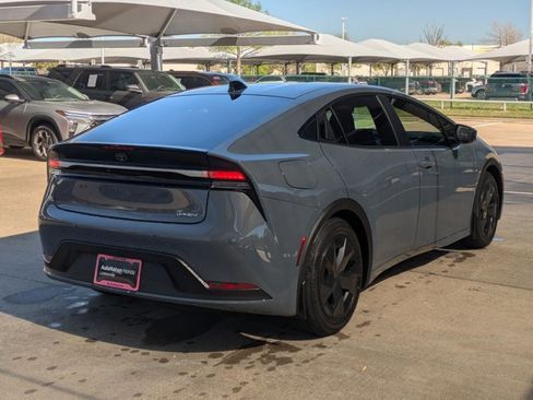 Used 2026 Toyota Prius Plug-In Hybrid image 5