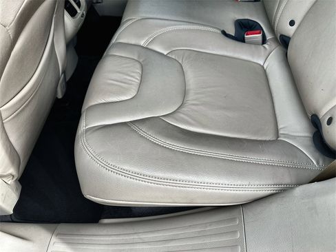 Used 2019 Jeep Cherokee Latitude w/ Popular Appearance Group image 17