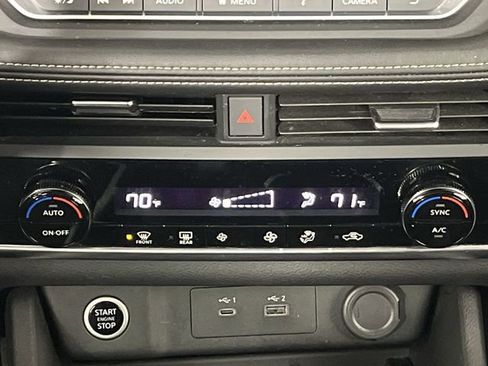 Certified 2023 Nissan Rogue SV image 18