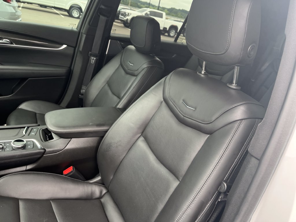 Used 2023 Cadillac XT6 Sport w/ Technology Package AWD/4WD image 13