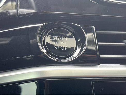 Certified 2025 Nissan Pathfinder SV w/ SV Premium Package FWD image 40