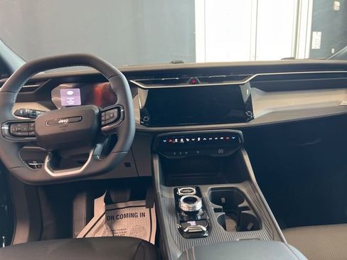 New 2026 Jeep Cherokee Laredo image 9