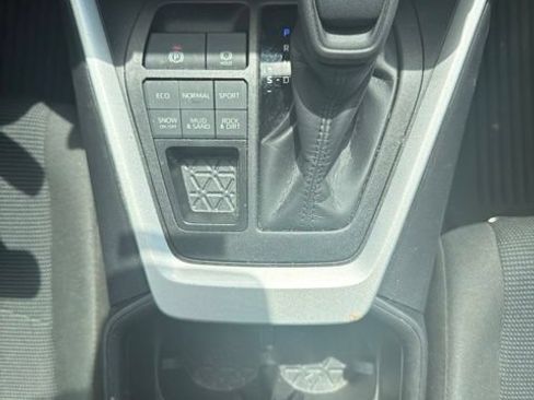 Used 2023 Toyota RAV4 LE AWD/4WD image 13