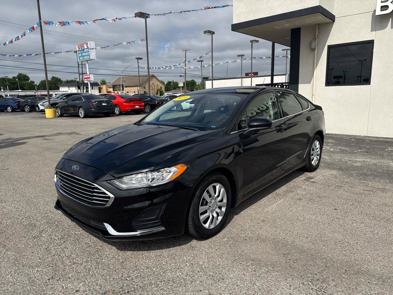 Used 2019 Ford Fusion S FWD image 2