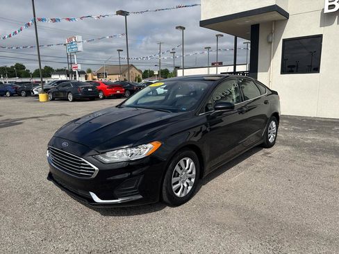 Used 2019 Ford Fusion S FWD image 2