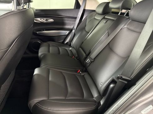 Used 2023 Genesis GV70 2.5T w/ Select Package image 13