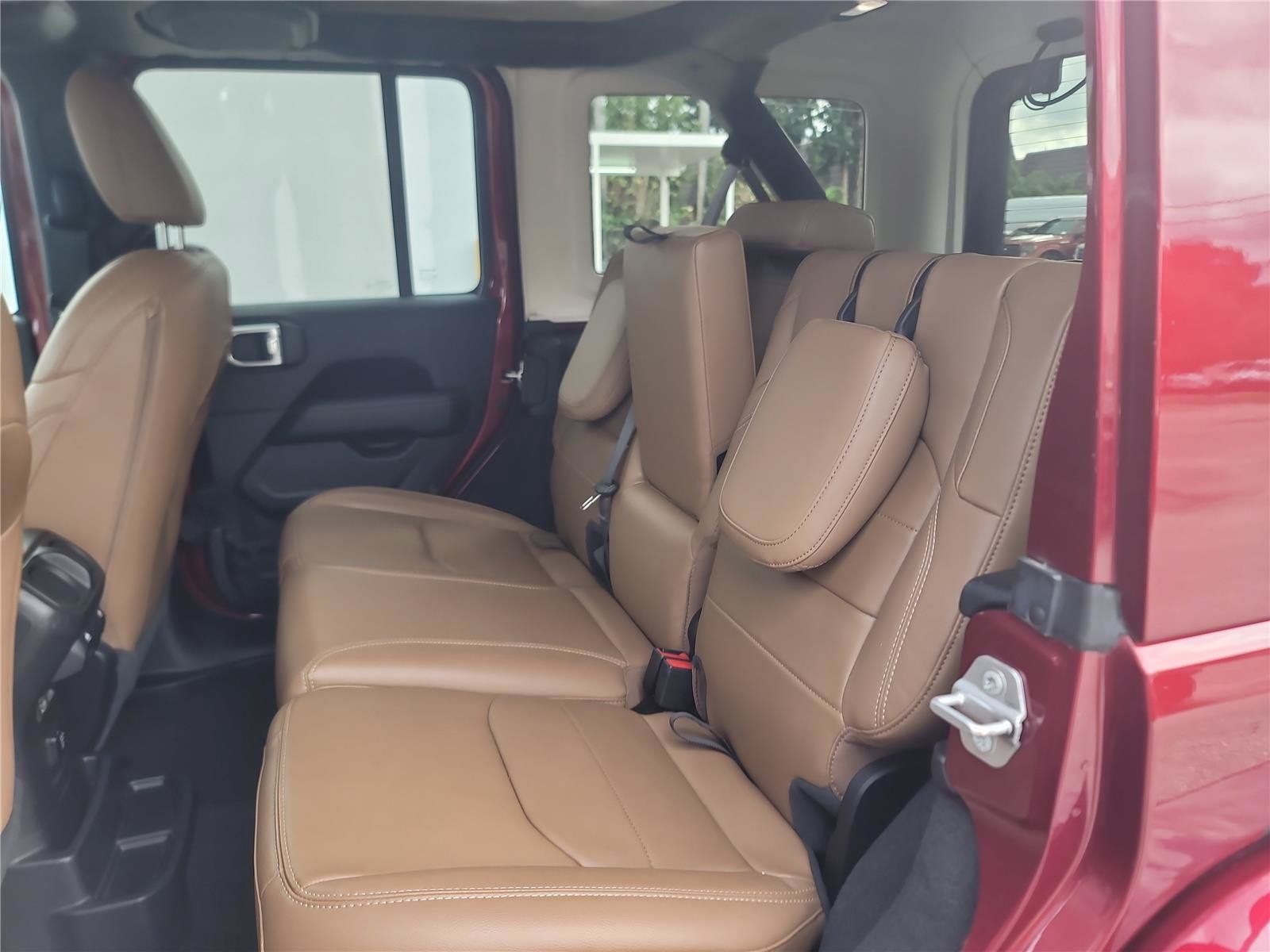 Used 2021 Jeep Wrangler Unlimited Sahara w/ Cold Weather Group AWD/4WD image 17