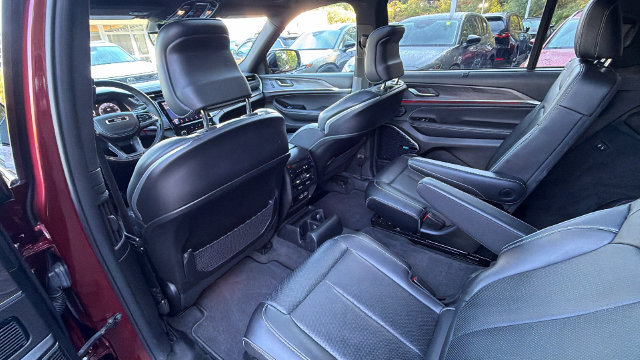 Used 2021 Jeep Grand Cherokee L Limited AWD/4WD image 34