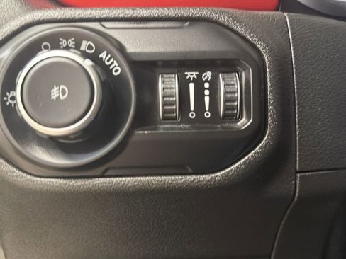 Used 2021 Jeep Wrangler Unlimited Rubicon AWD/4WD image 21