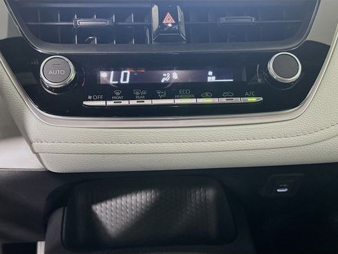 Used 2025 Toyota Corolla SE FWD image 23