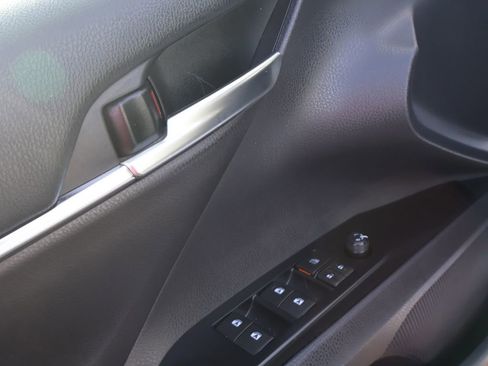 Used 2019 Toyota Camry SE image 20