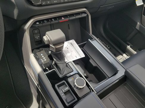 New 2026 Toyota Tundra Platinum AWD/4WD image 18