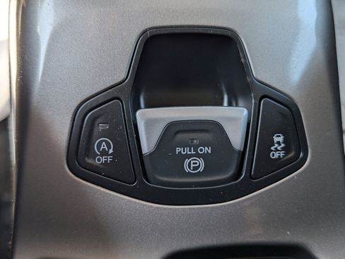 Used 2022 Jeep Renegade Latitude AWD/4WD image 24