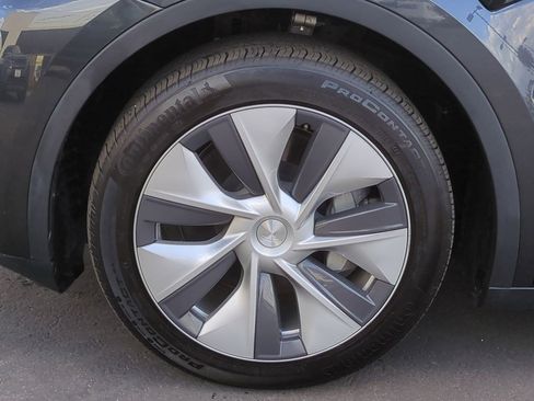 Used 2024 Tesla Model Y Long Range image 25