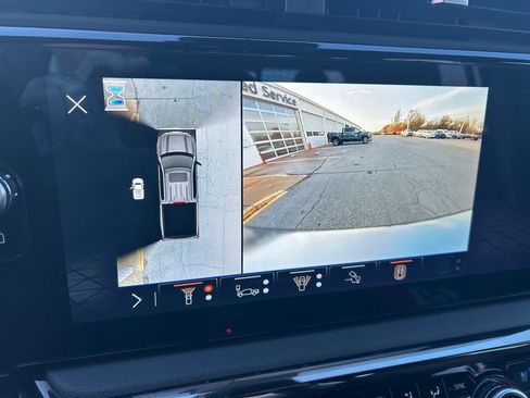 Used 2024 GMC Sierra 1500 AT4 w/ Technology Package image 38