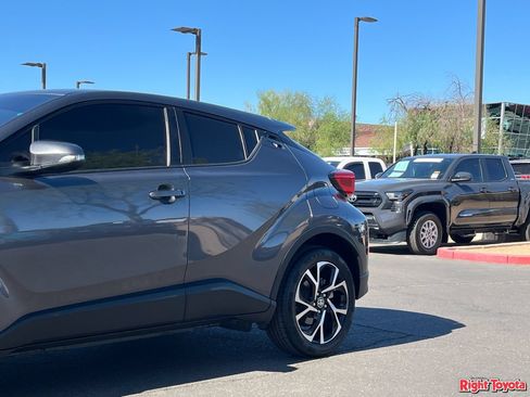 Certified 2021 Toyota C-HR XLE FWD image 10