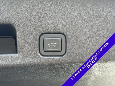 Used 2025 Chevrolet Traverse LT w/ Sun and Wheel Package image 13