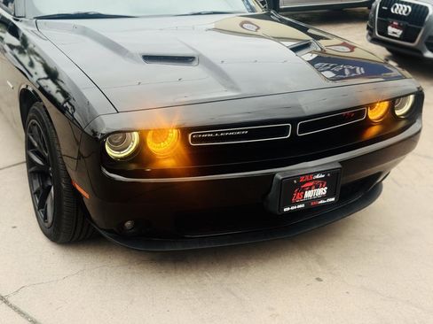 Used 2015 Dodge Challenger R/T w/ Quick Order Package 28B R/T image 10