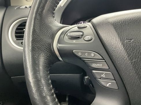 Used 2019 Nissan Pathfinder Platinum image 19