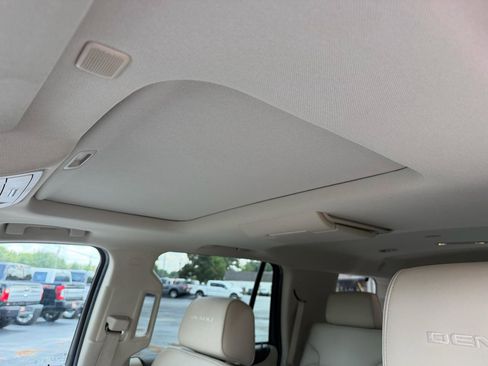 Used 2018 GMC Yukon Denali w/ Open Road Package AWD/4WD image 10