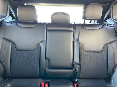 Used 2025 Jeep Compass Trailhawk image 37