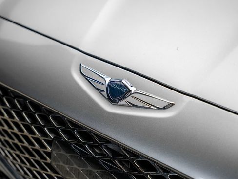 Used 2022 Genesis G70 3.3T RWD image 5