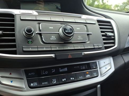 Used 2015 Honda Accord Sport image 21