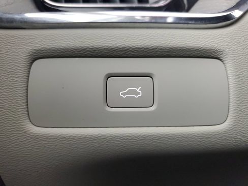 Used 2023 Volvo XC60 B5 Plus w/ Climate Package FWD image 38