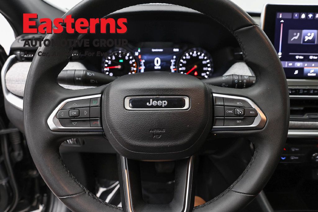 Used 2024 Jeep Compass Latitude AWD/4WD image 12