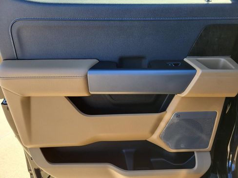 Used 2024 Ford F250 Lariat w/ FX4 Off-Road Package image 18