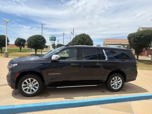 Used 2022 Chevrolet Suburban Premier AWD/4WD image 8