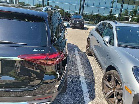 Used 2025 Mercedes-Benz GLE 350 4MATIC image 8