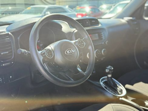 Used 2016 Kia Soul image 11