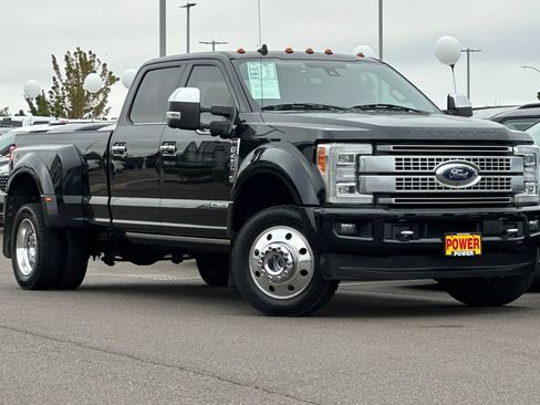 Used 2019 Ford F450 Platinum w/ Platinum Ultimate Package AWD/4WD image 2