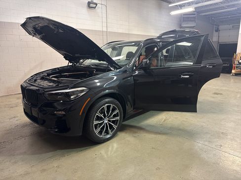 Used 2019 BMW X5 xDrive40i w/ M Sport Package AWD/4WD image 11