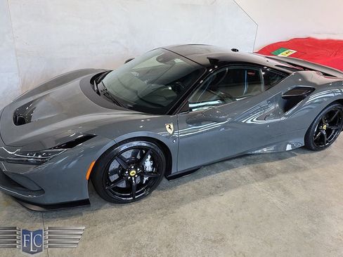 Used 2022 Ferrari F8 Tributo RWD image 50