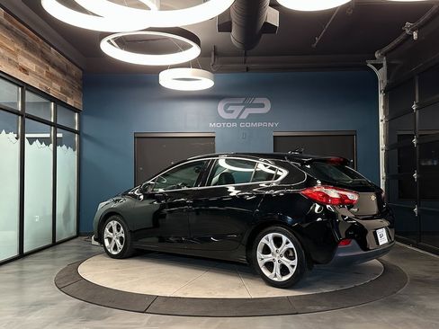 Used 2017 Chevrolet Cruze Premier image 5