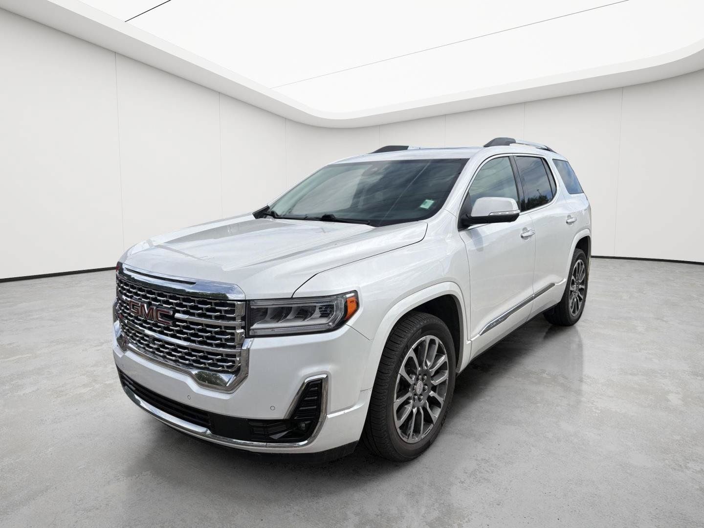 Used 2020 GMC Acadia Denali w/ Denali Ultimate Package AWD/4WD image 3